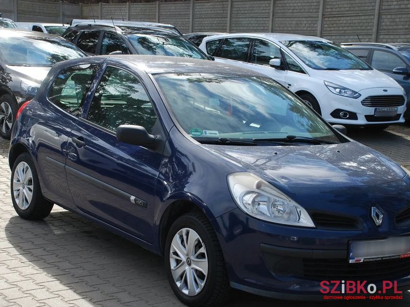 2006' Renault Clio photo #1
