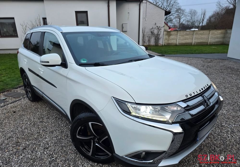 2017' Mitsubishi Outlander photo #4