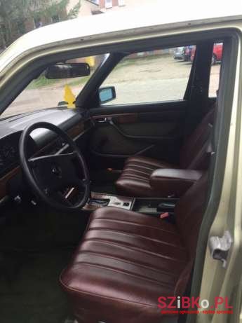 1984' Mercedes-Benz W126 photo #3