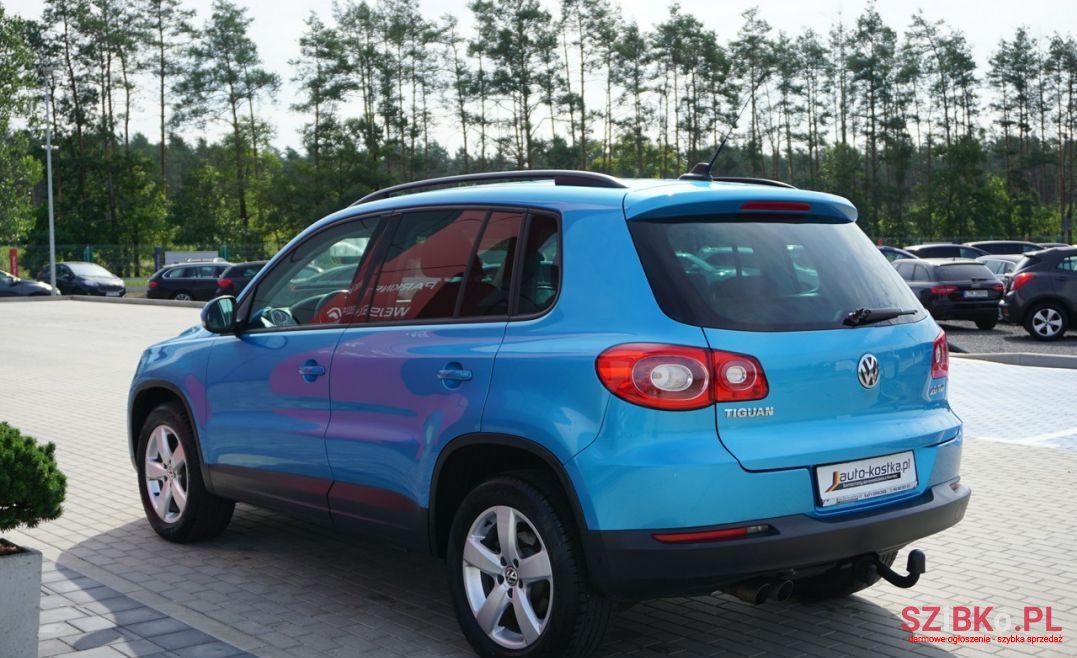 2010' Volkswagen Tiguan photo #4