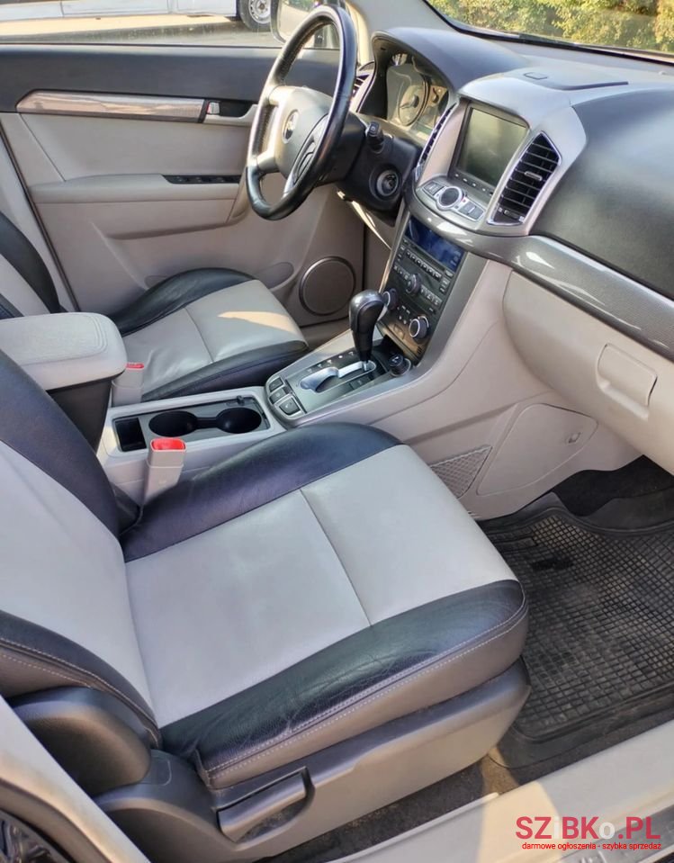 2011' Chevrolet Captiva 2.2 D Ltz photo #4