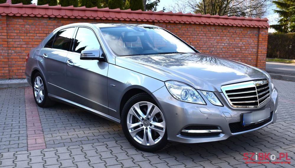 2012' Mercedes-Benz E-Class photo #5