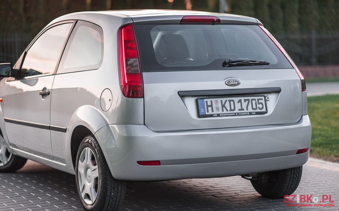 2005' Ford Fiesta photo #3