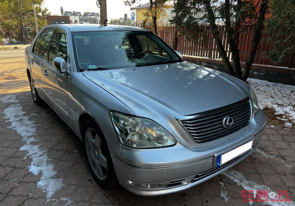 2005' Lexus LS photo #3