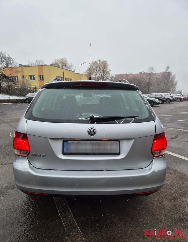 2009' Volkswagen Golf photo #5