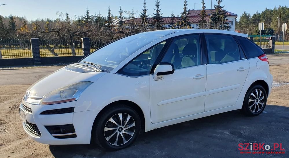 2008' Citroen C4 Picasso photo #3