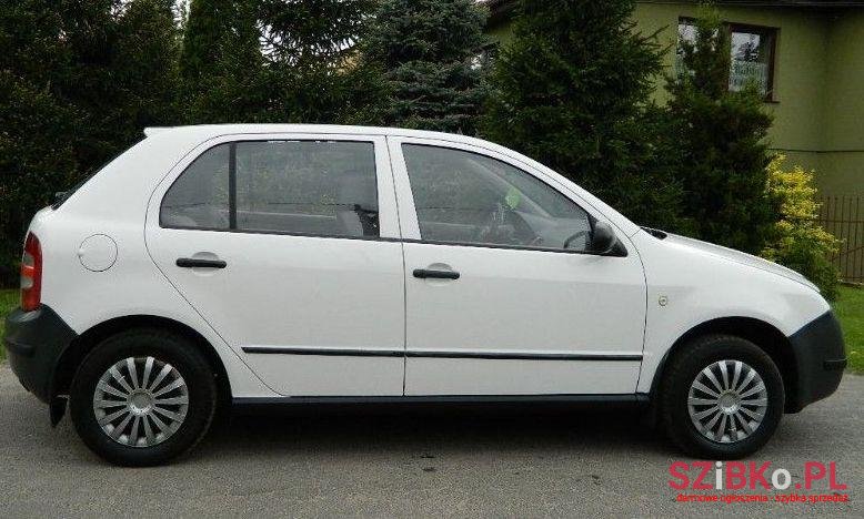 2001' Skoda Fabia photo #3