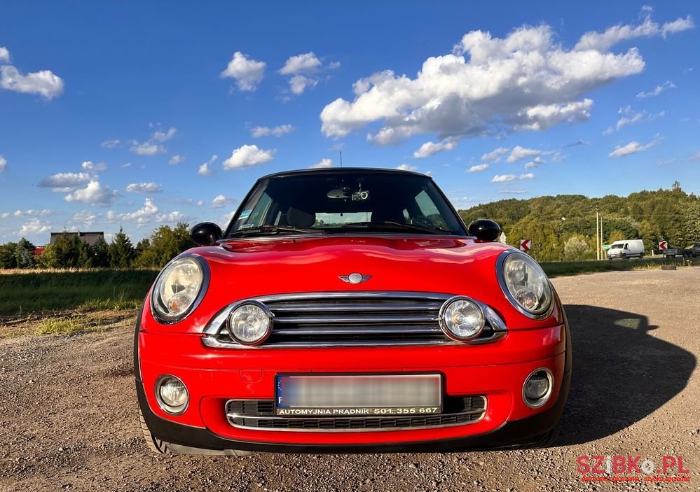 2007' MINI Cooper Standard photo #2