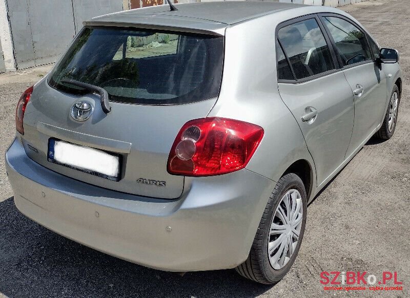 2007' Toyota Auris photo #5