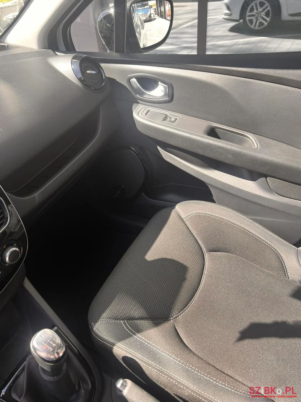 2018' Renault Clio photo #3