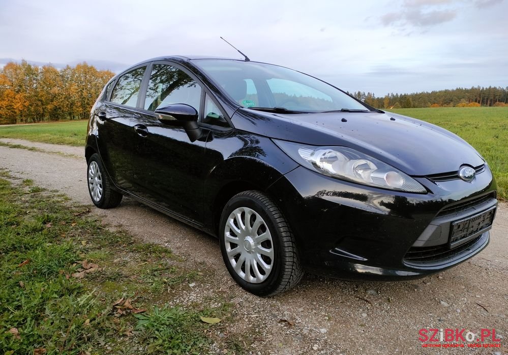 2009' Ford Fiesta photo #2