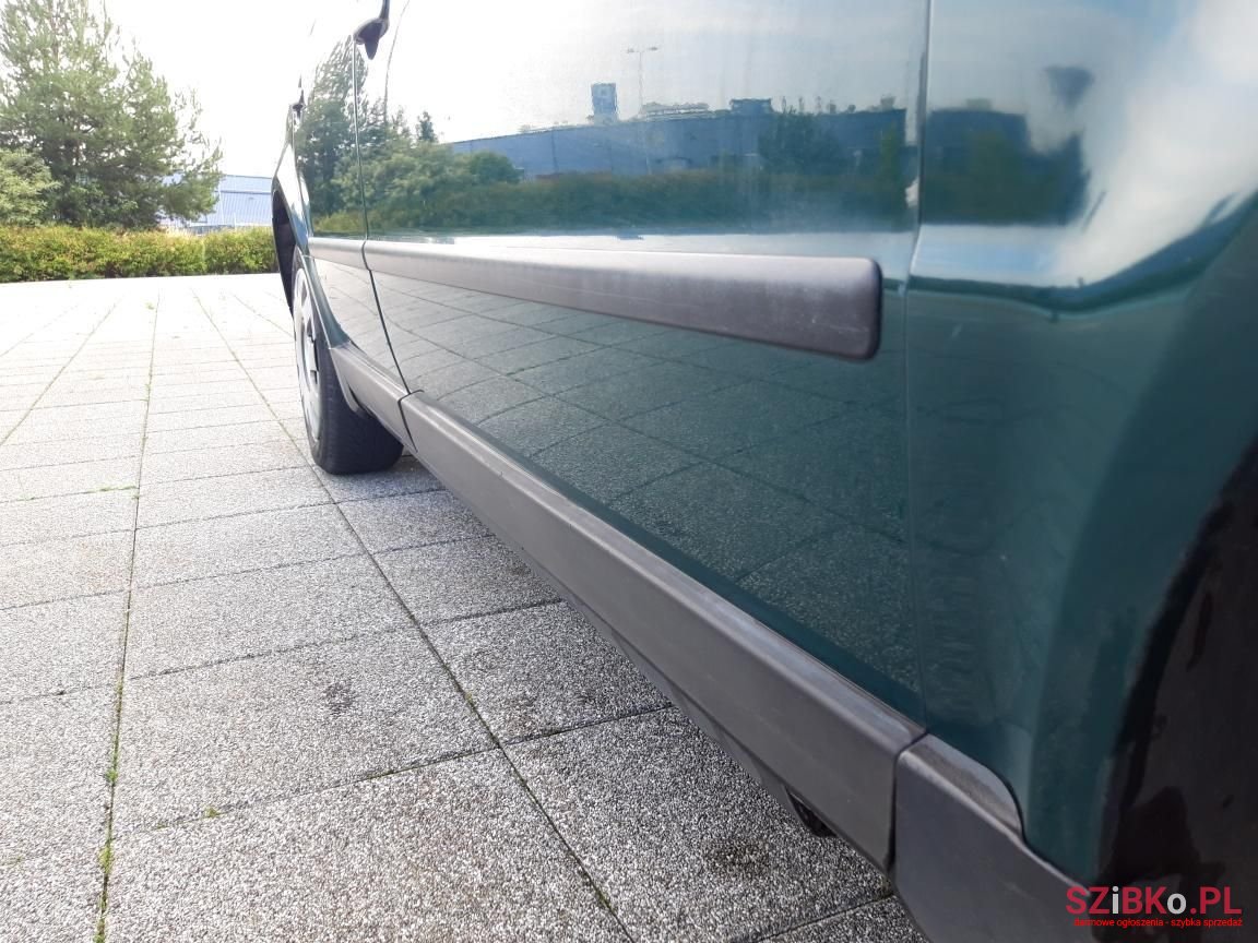 2001' Volkswagen Passat photo #6