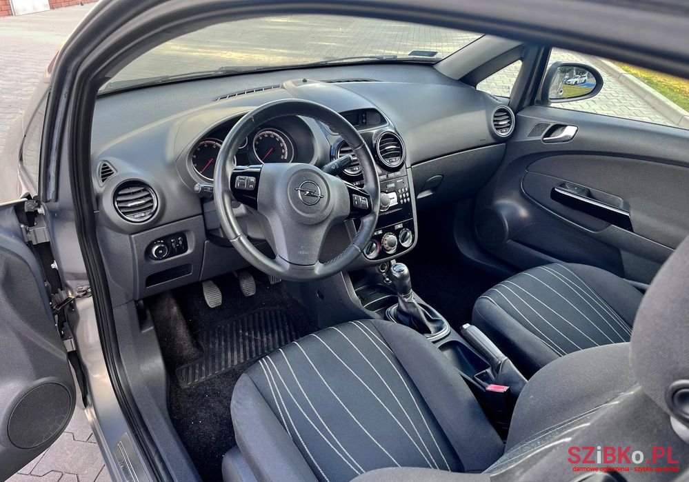 2010' Opel Corsa 1.4 16V 111 photo #5
