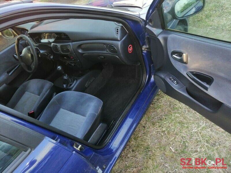 2003' Renault Megane photo #5