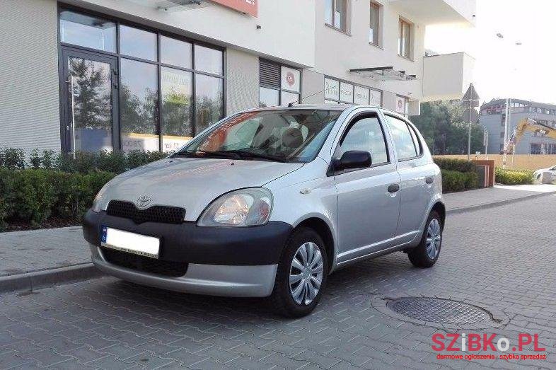 2002' Toyota Yaris photo #1