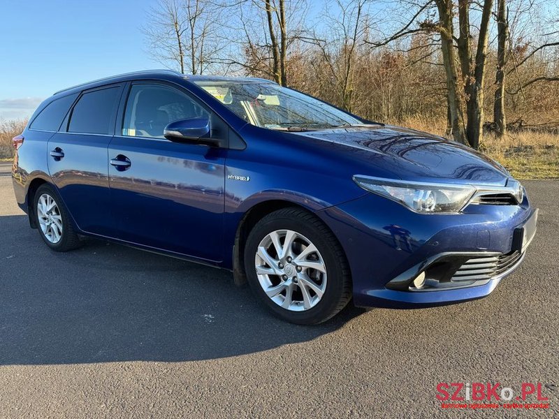 2018' Toyota Auris Hybrid 135 Premium photo #1