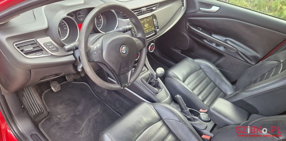 2015' Alfa Romeo Giulietta 1.4 Tb Impression photo #2