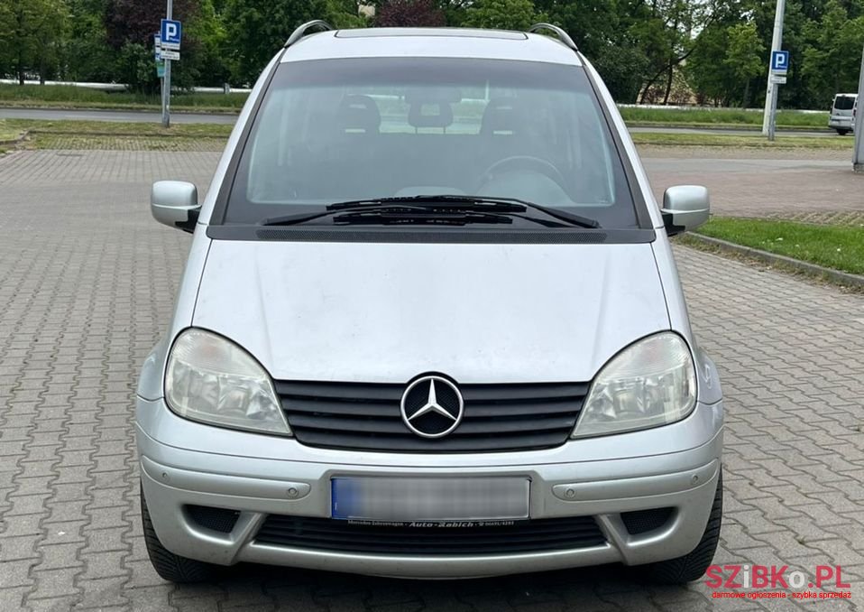 2002' Mercedes-Benz Vaneo photo #2