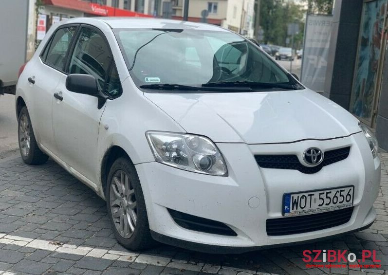 2007' Toyota Auris photo #1
