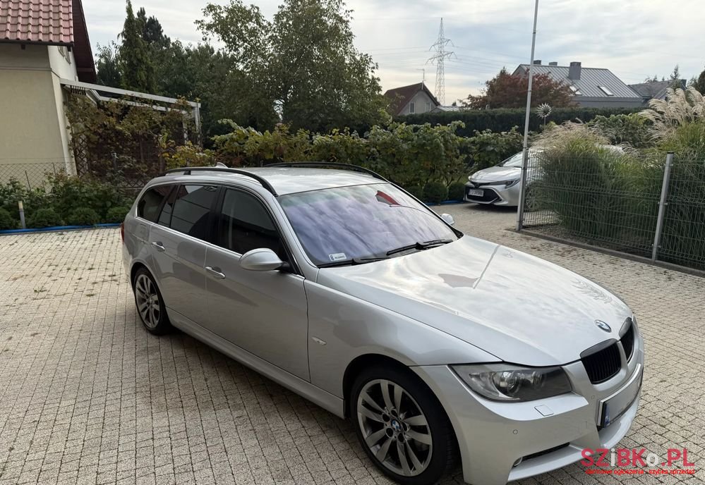2007' BMW 3 Series 325Xi Touring photo #3