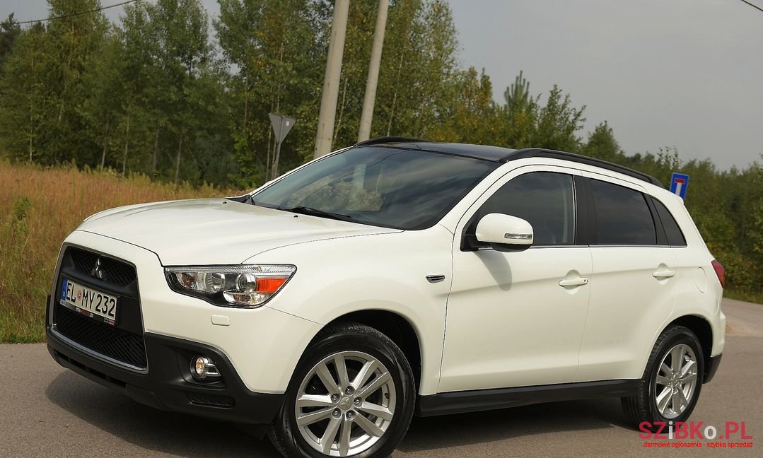 2011' Mitsubishi ASX photo #4