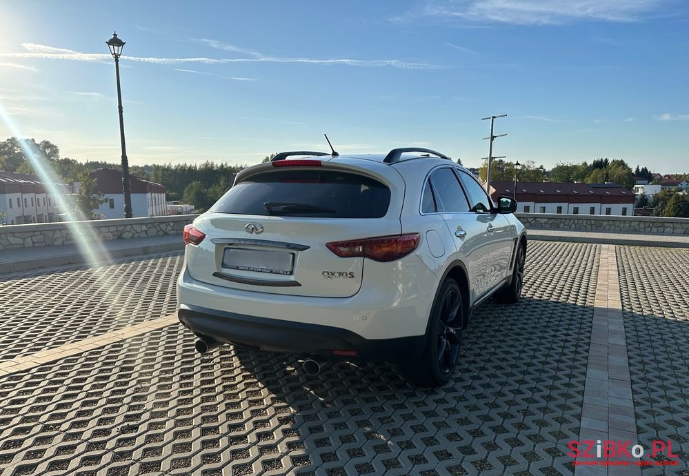 2014' Infiniti Q70 3.0D S photo #6