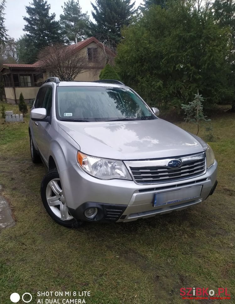 2010' Subaru Forester 2.5 X Limited photo #2