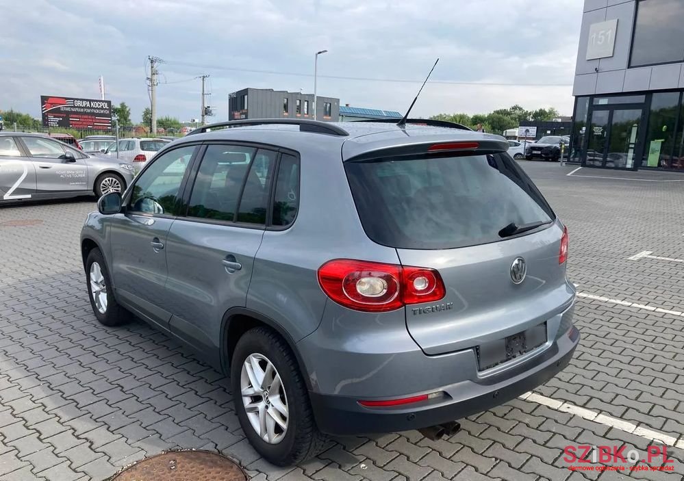 2010' Volkswagen Tiguan photo #5