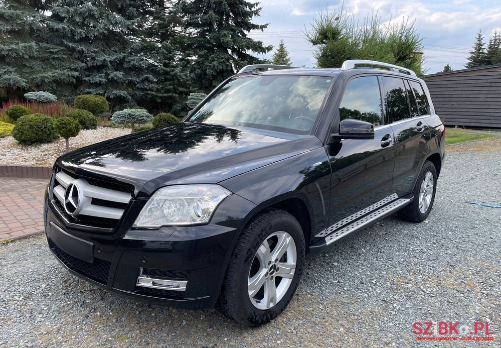 2011' Mercedes-Benz GLK photo #1