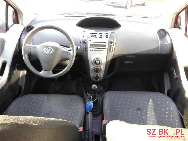 2007' Toyota Yaris photo #2