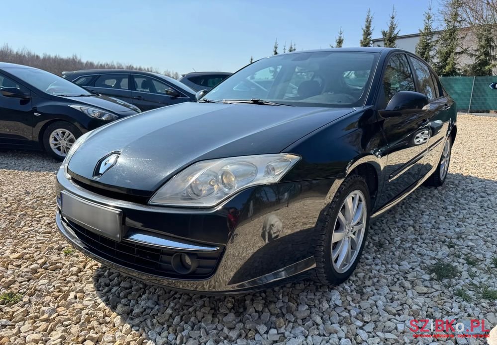 2008' Renault Laguna photo #2