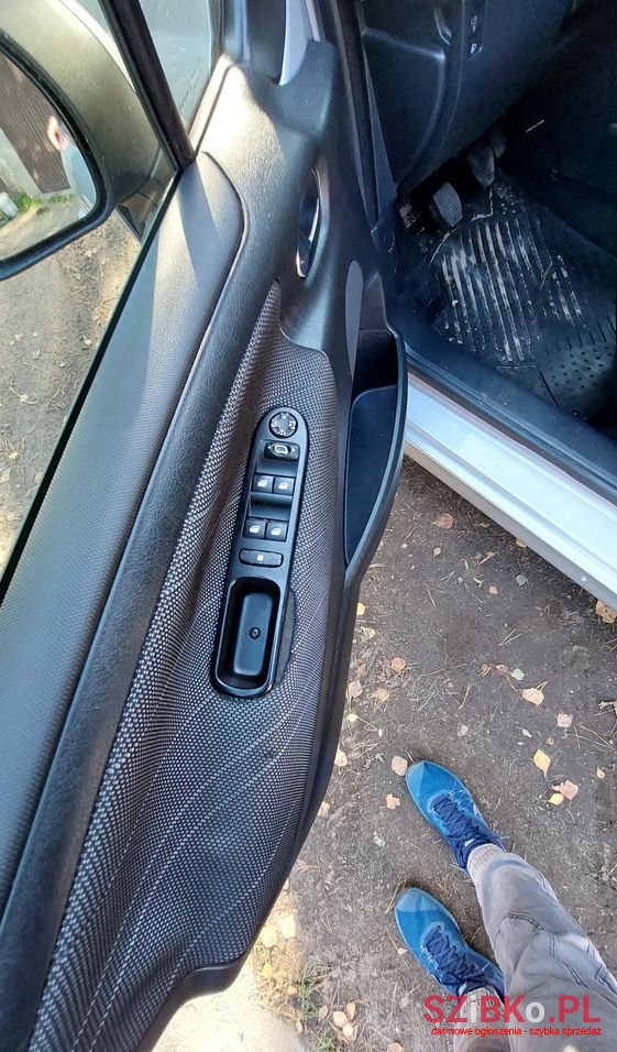 2008' Peugeot 207 photo #5