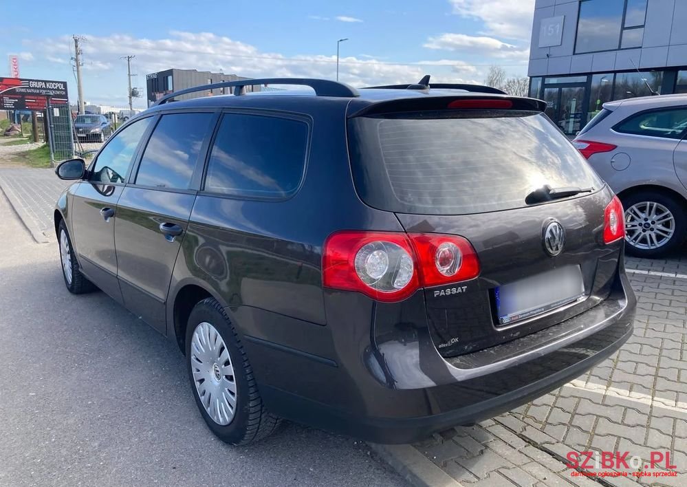 2008' Volkswagen Passat photo #5