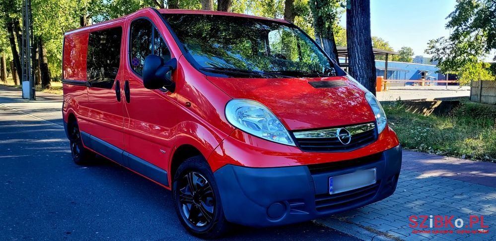 2011' Opel Vivaro photo #1