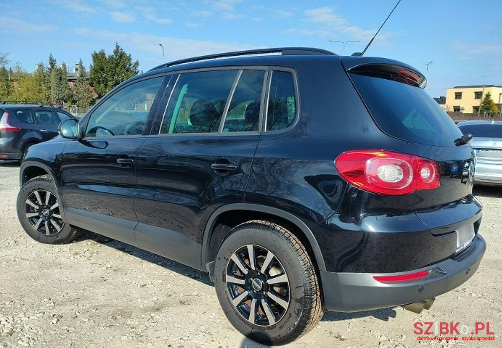 2010' Volkswagen Tiguan photo #4
