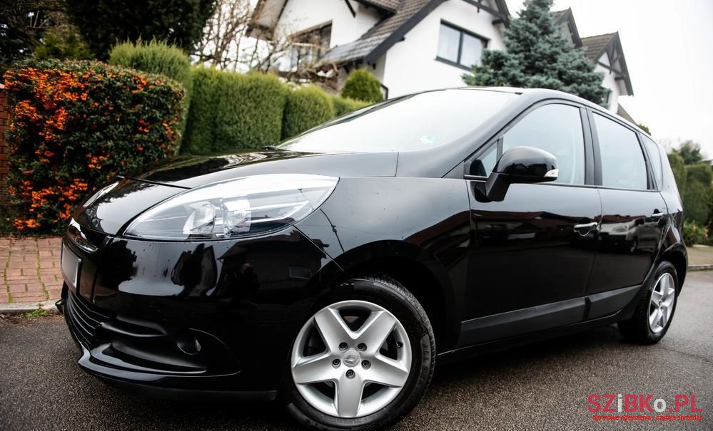 2012' Renault Scenic photo #1