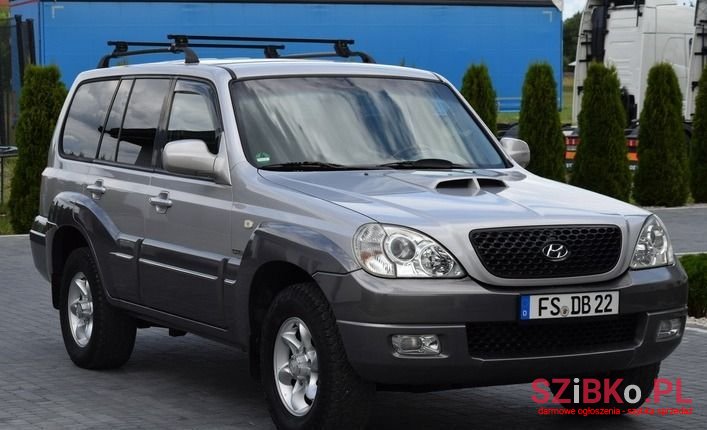 2005' Hyundai Terracan photo #2
