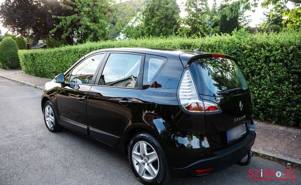 2012' Renault Scenic photo #5