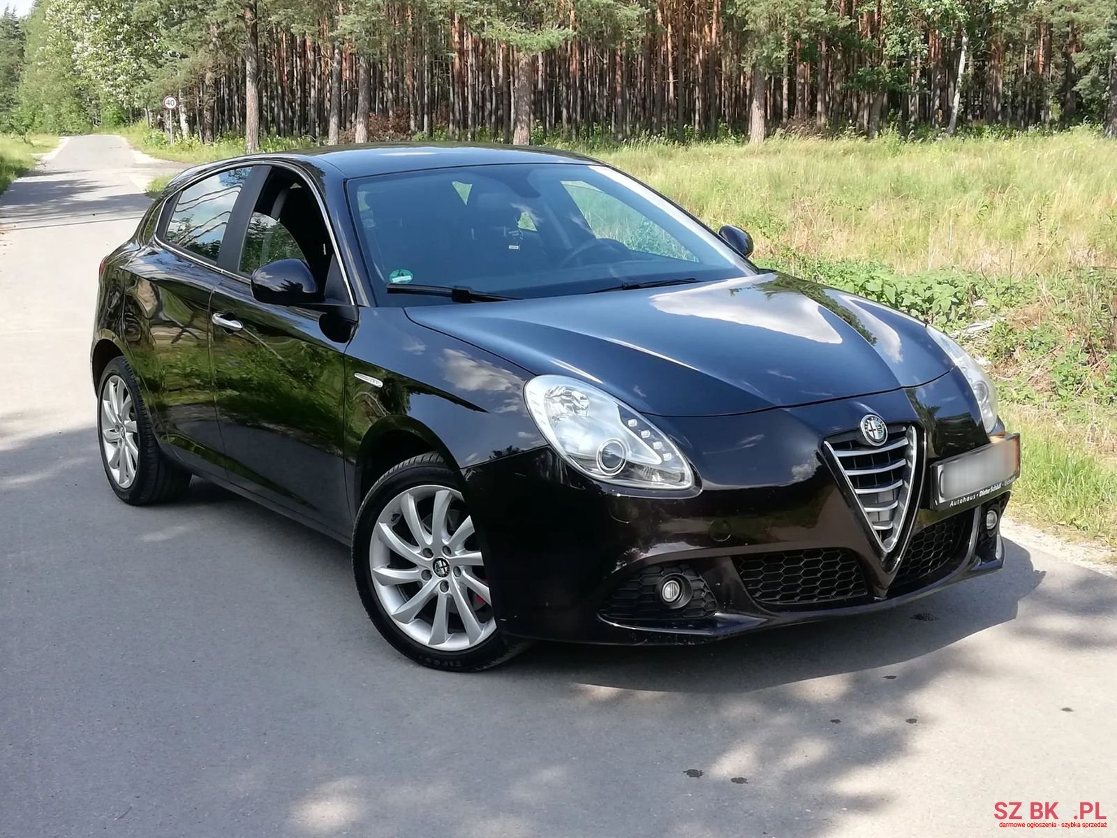 2010' Alfa Romeo Giulietta photo #3