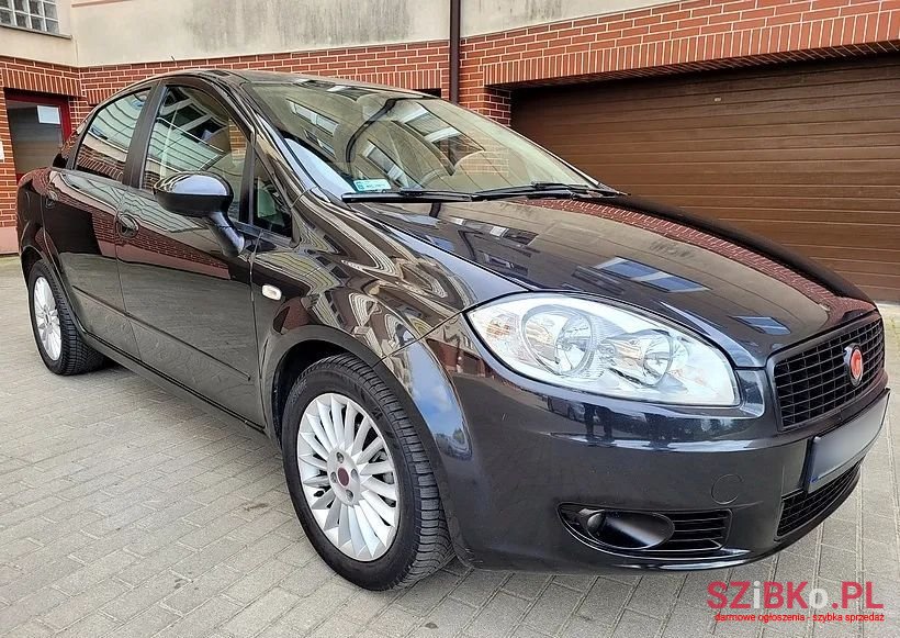 2009' Fiat Linea photo #3