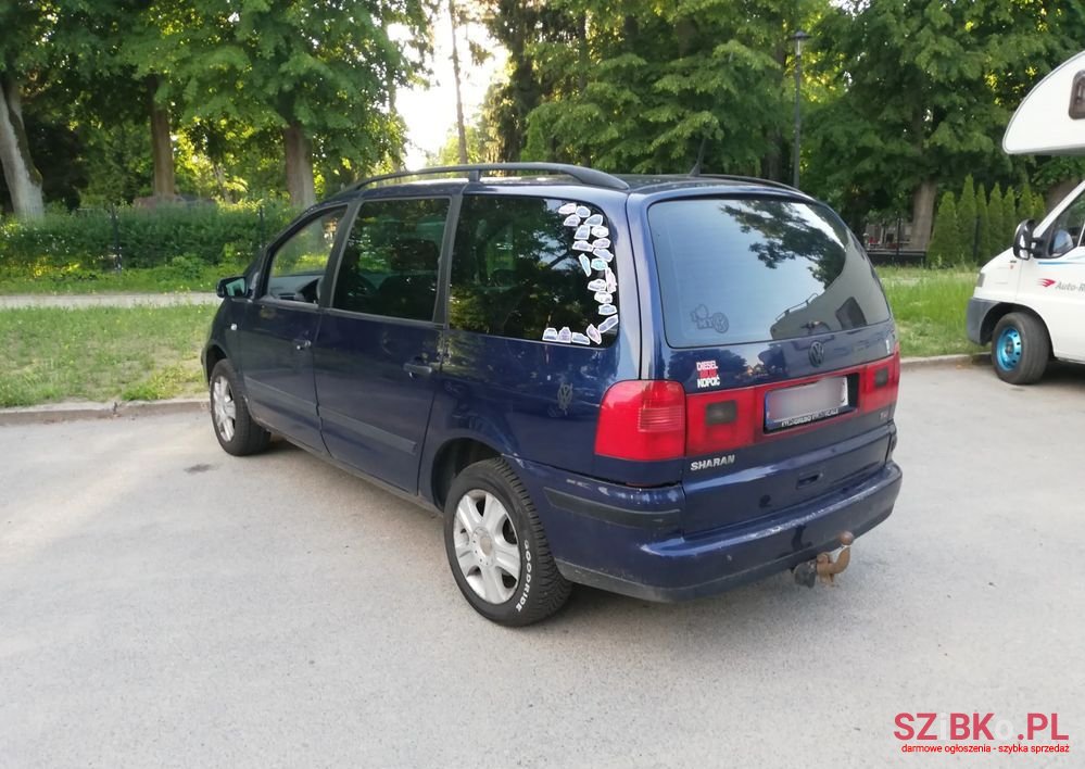 2002' Volkswagen Sharan photo #2