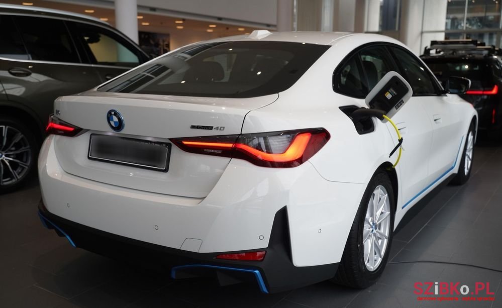 2023' BMW i4 Edrive 40 photo #3