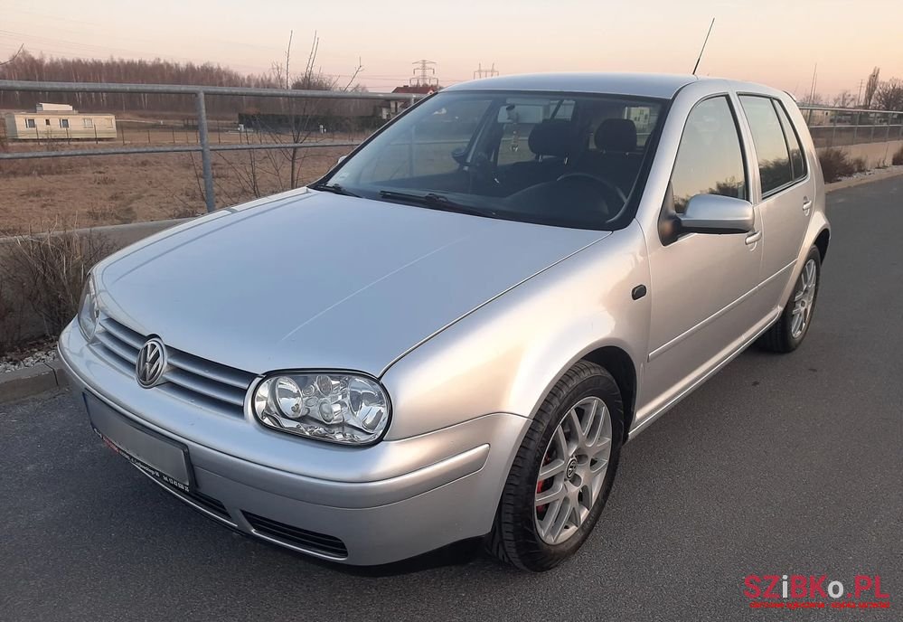 2001' Volkswagen Golf photo #6