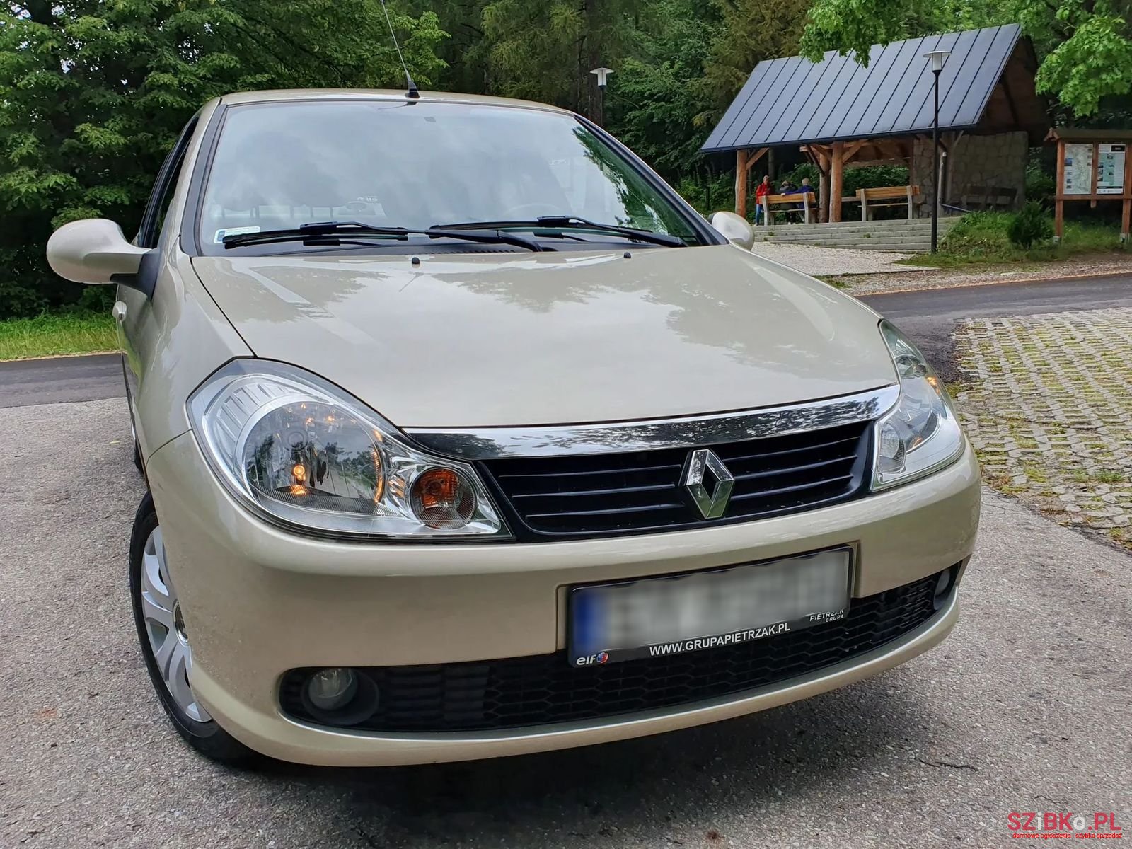 2011' Renault Thalia photo #1