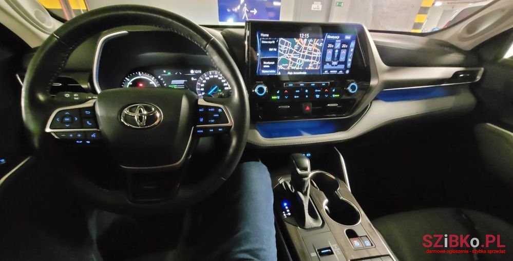 2022' Toyota Highlander photo #4