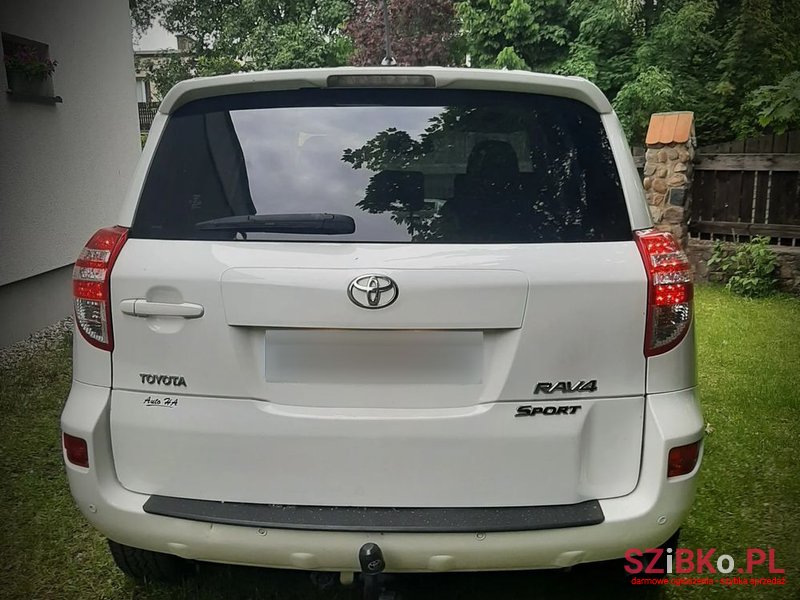2010' Toyota RAV4 2.2 D-4D 4X4 photo #6
