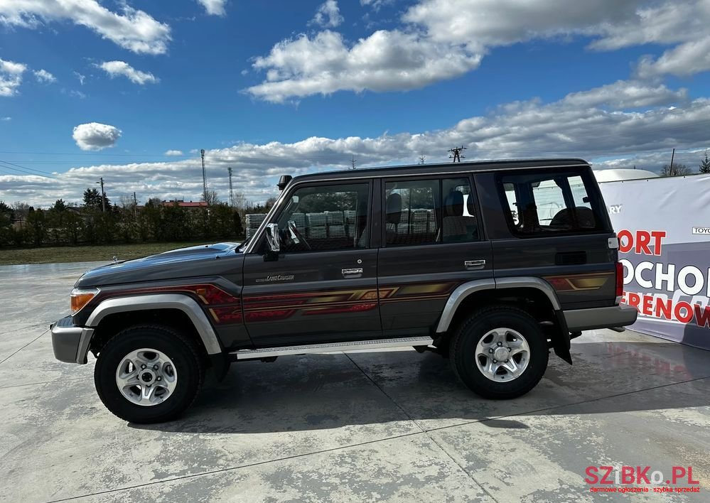 2023' Toyota Land Cruiser photo #6