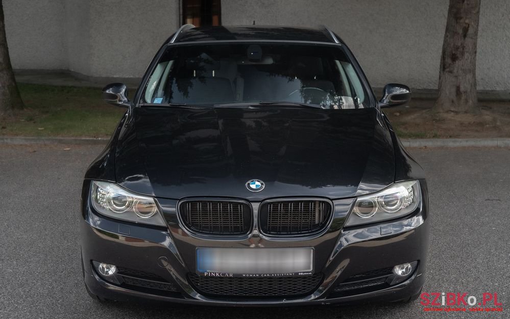 2010' BMW 3 Series photo #4