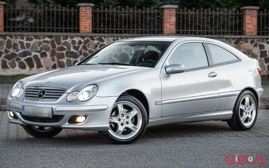 2005' Mercedes-Benz C-Class photo #6