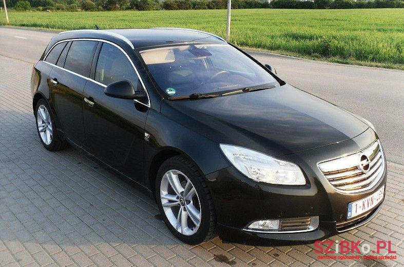 2011' Opel Insignia photo #1
